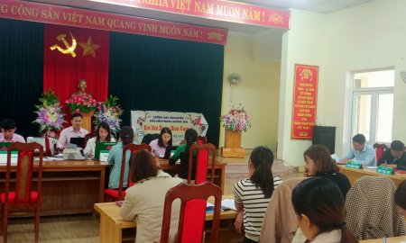 Ngân hàng Chính sách xã hội huyện Quan Sơn thực hiện phiên giao dịch định kỳ tại xã Mường Mìn.