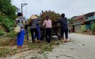 Ủy ban nhân dân xã Mường Mìn cùng nhân dân bản Chiềng ra quân dọn vệ sinh môi trường chuẩn bị đón nhân danh hiệu bản đạt chuẩn nông thôn mới
